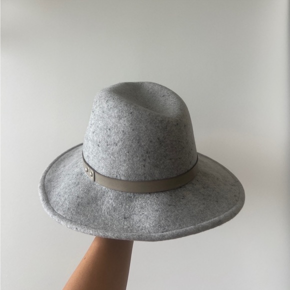 Club Monaco Wool Brim Hat Fedora
Made in Italy - Picture 8 of 10